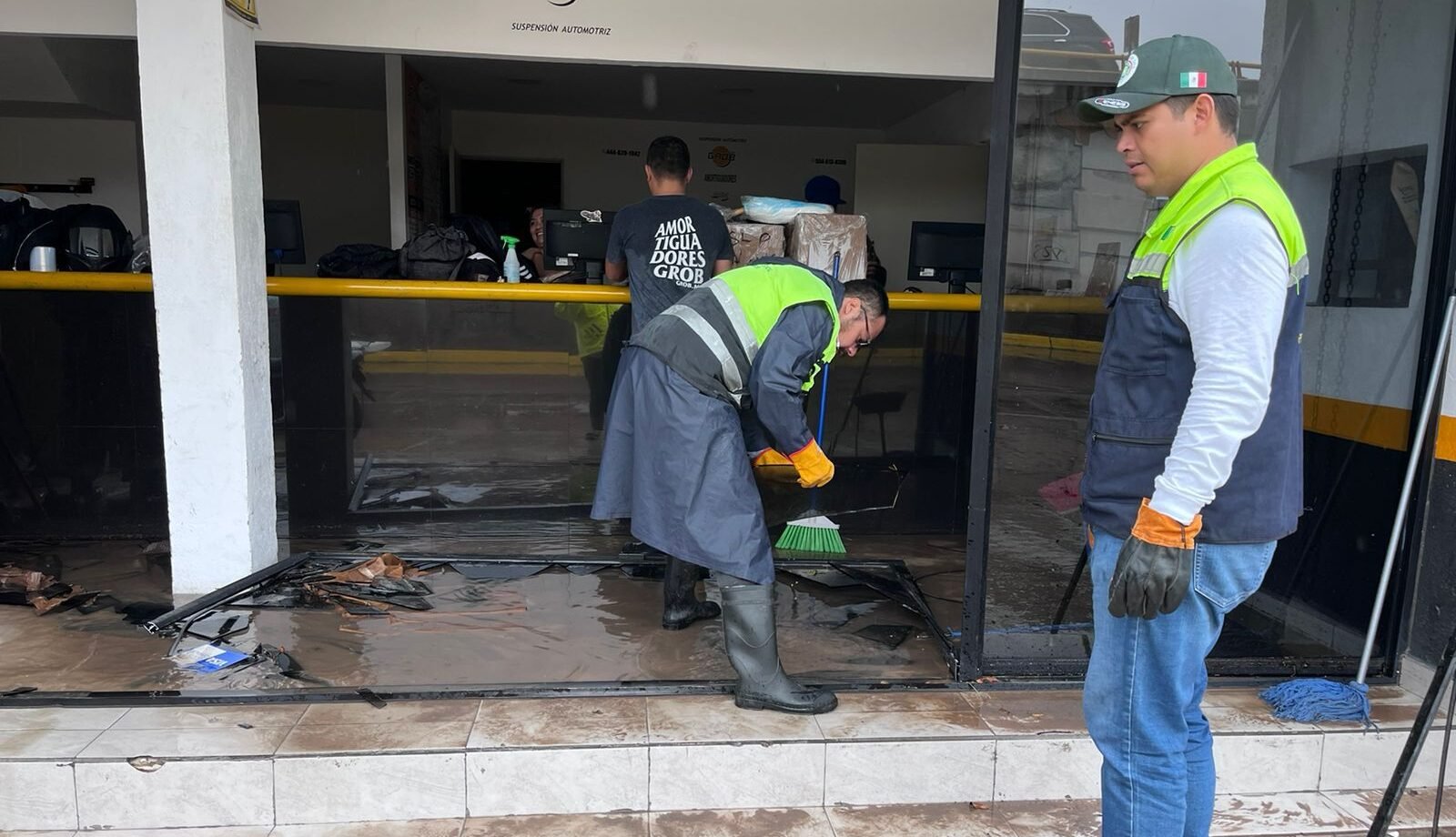 MÚLTIPLES REPORTES DE INUNDACIONES POR LLUVIAS EN LA CAPITAL