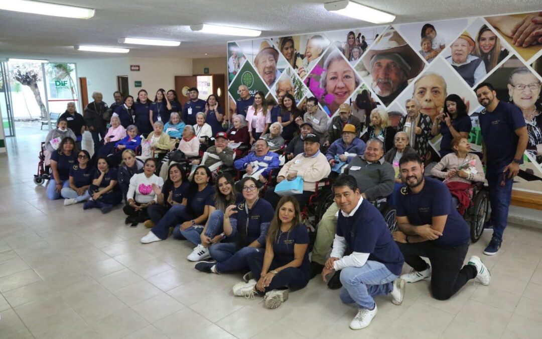 PERSONAL DE EMPRESAS VISITAN A ADULTOS MAYORES Y NIÑOS DE CENTROS DE ASISTENCIA SOCIAL