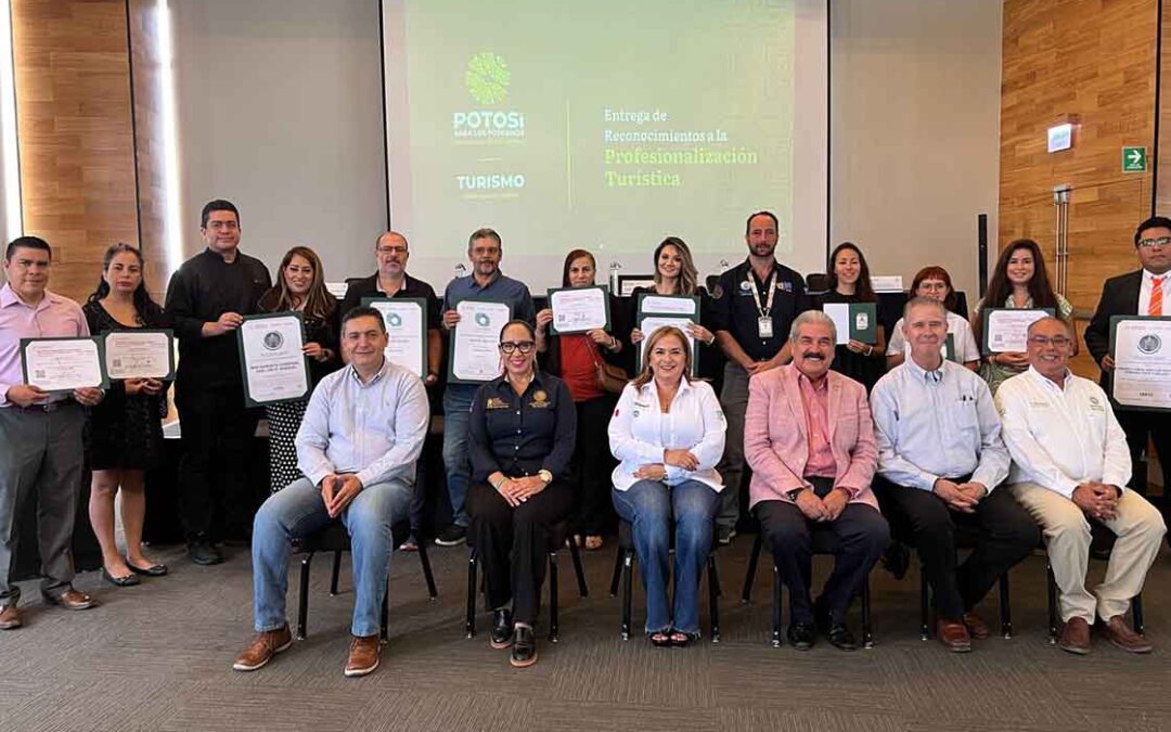 ENTREGAN CERTIFICACIÓN TURÍSTICA A EMPRESAS Y GUÍAS