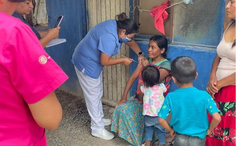 LLEVAN JORNADA DE SALUD PARA NIÑOS MIGRANTES EN VILLA DE ARISTA