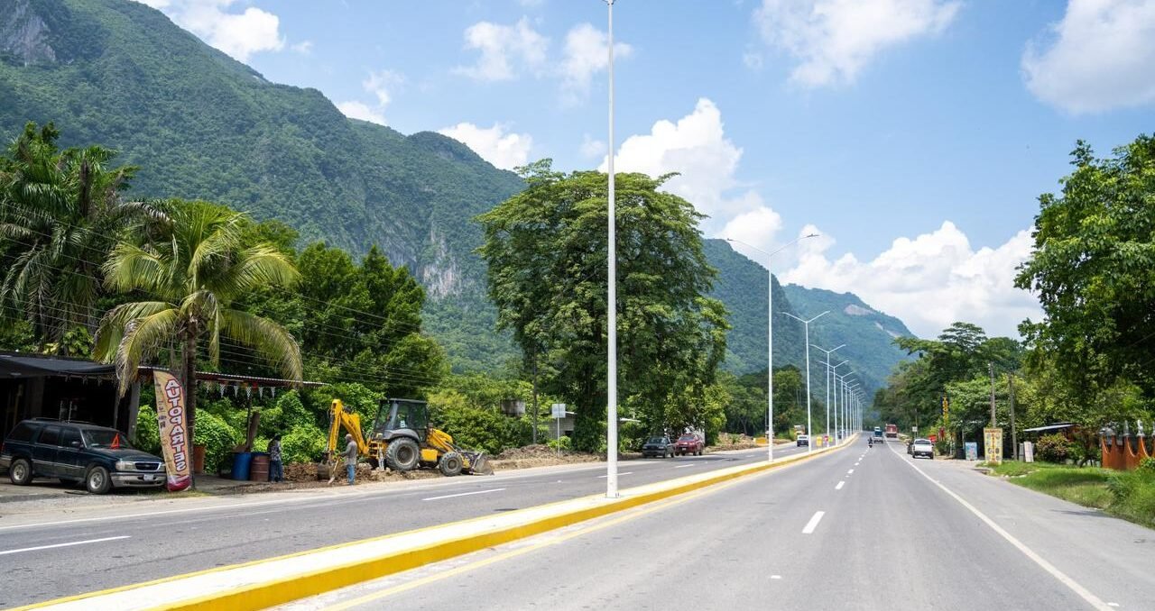 INAUGURAN CARRETERA VALLES-TAMAZUNCHALE