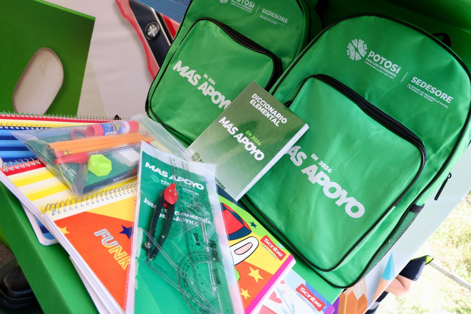 FUERON ENTREGADOS APOYOS ESCOLARES EN CIUDAD VALLES