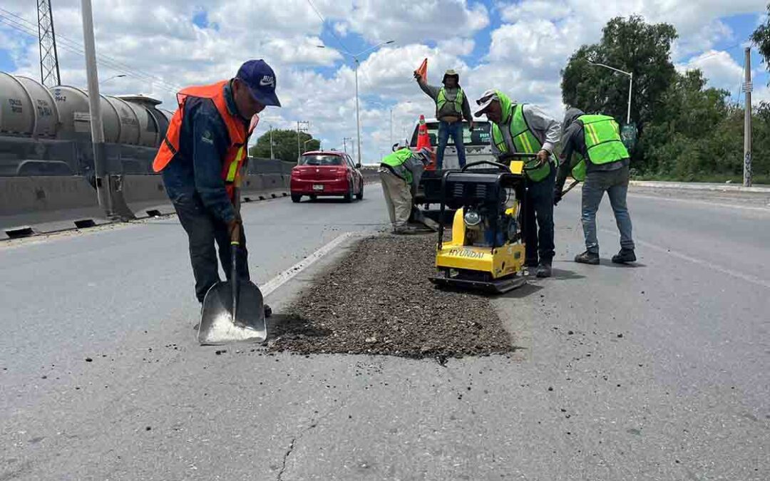 REALIZAN BACHEO Y MANTENIMIENTO EN CIRCUITO POTOSÍ