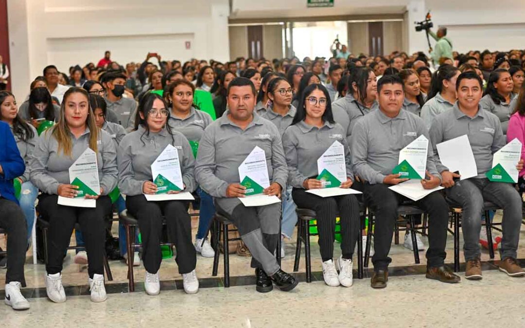 CONMEMORAN 53 ANIVERSARIO DEL CONSEJO NACIONAL DE FOMENTO EDUCATIVO