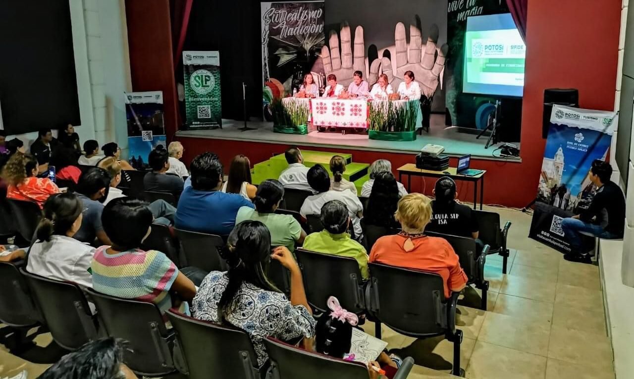 PRESENTAN PROGRAMAS DE CRÉDITOS PARA EMPRESAS TURÍSTICAS EN XILITLA