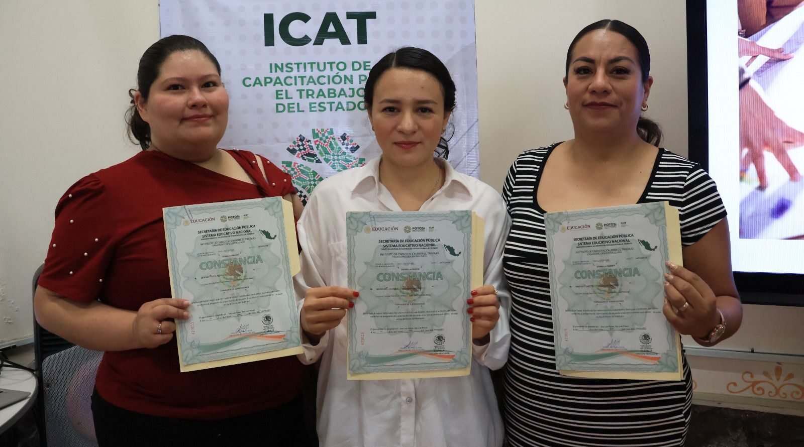 BRINDAN CAPACITACIÓN A PERSONAL DE GASOLINERAS DE SLP