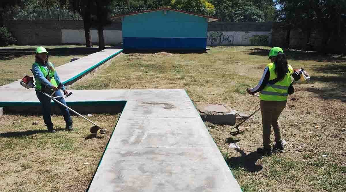 MÁS MUJERES EN PUESTOS DE CONSTRUCCIÓN DE CARRETERAS