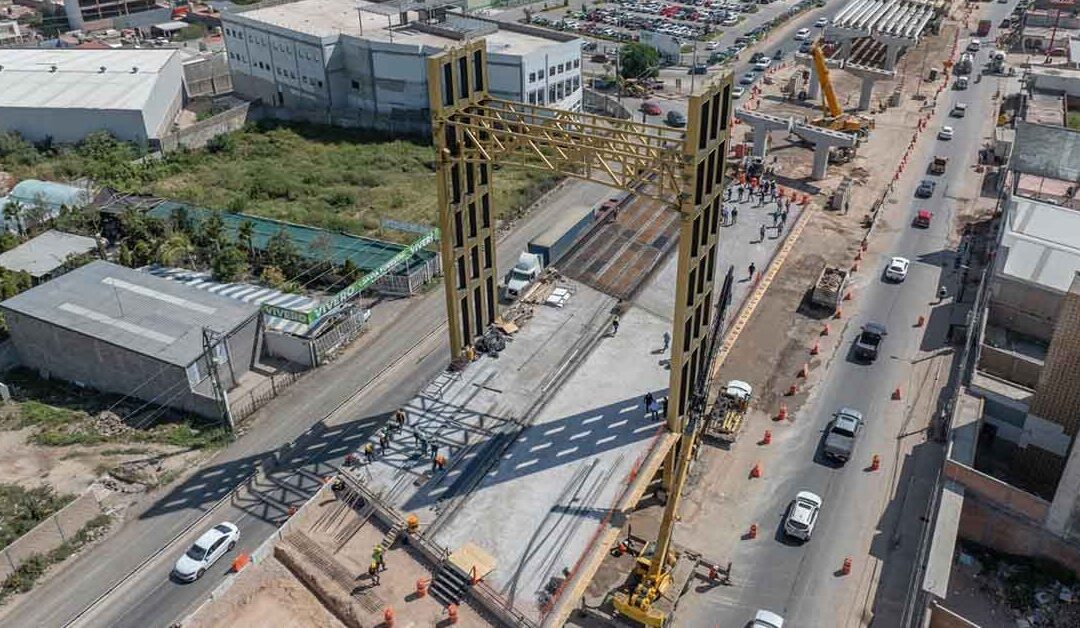 SUPERVISAN OBRAS EN PROGRESO EN SLP