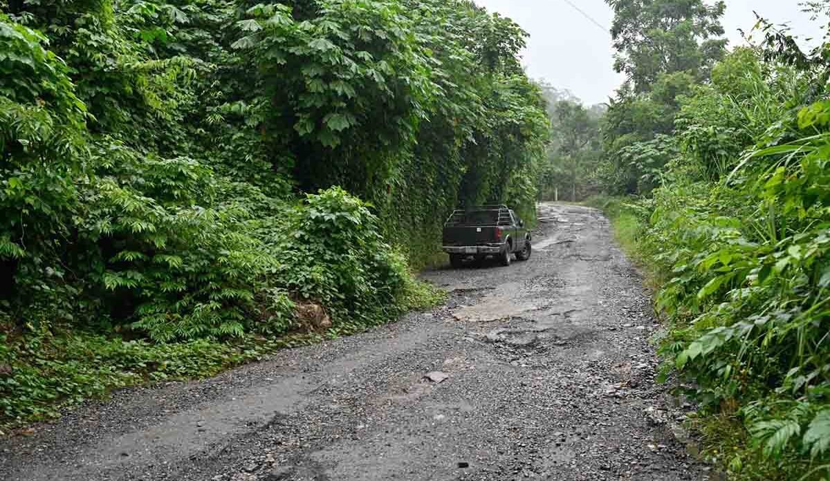 INICIAN REHABILITACIÓN DEL CAMINO RETROCESO – GUAXCUACO, EN TAMAZUNCHALE