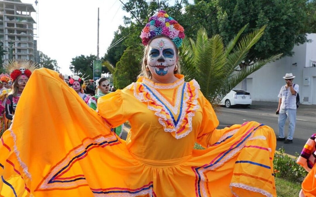 FUE REALIZADO MONUMENTAL DESFILE DE XANTOLO EN TU CIUDAD