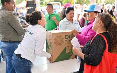 ENTREGAN APOYOS ALIMENTARIOS EN VILLA DE REYES