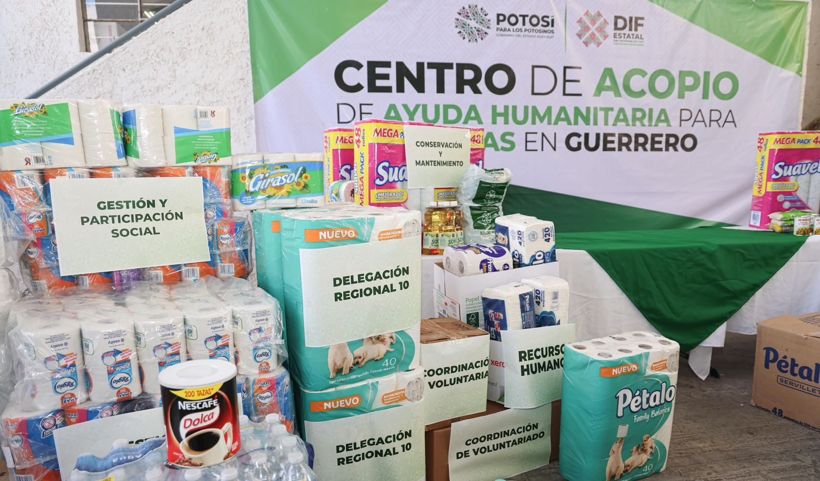 INSTALAN CENTRO DE ACOPIO EN BENEFICIO DE FAMILIAS AFECTADAS EN GUERRERO