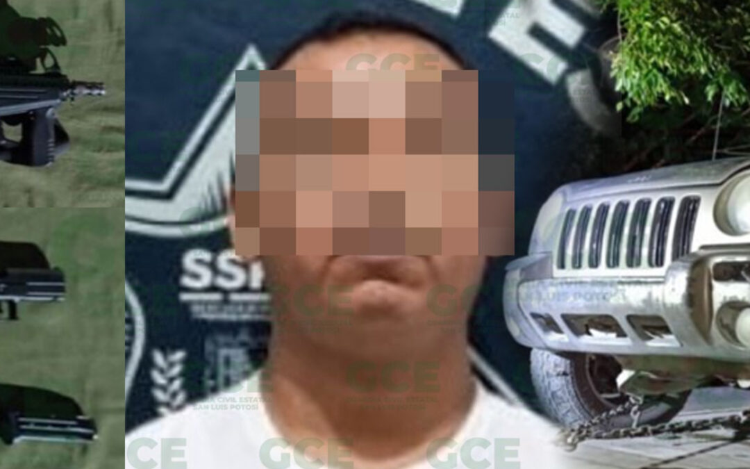 SUJETO SE PASEABA EN AXTLA CON UNA SUBAMETRALLADORA; IBA EN UNA CAMIONETA VIEJA