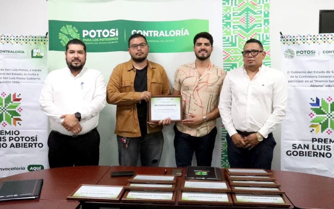 ENTREGAN RECONOCIMIENTOS A GANADORES DEL PREMIO SLP DE GOBIERNO ABIERTO