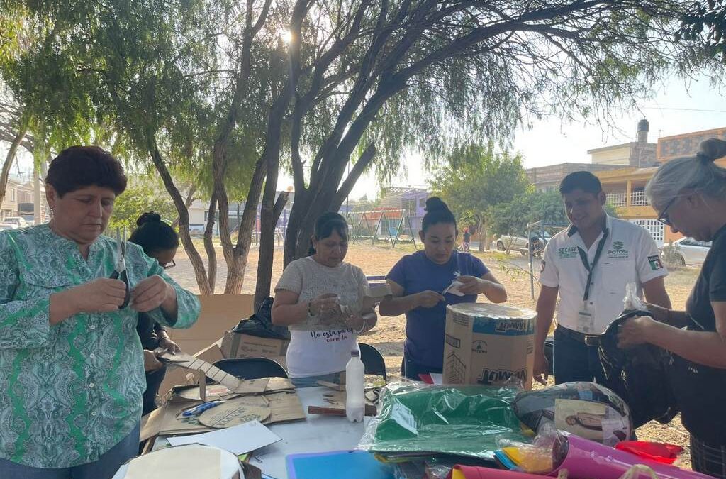 CAPACITAN A MUJERES MUCPAZ EN AUTONOMÍA FINANCIERA