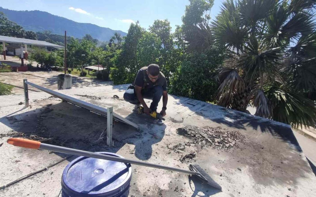 DAN MANTENIMIENTO A SISMÓGRAFOS DEL ESTADO