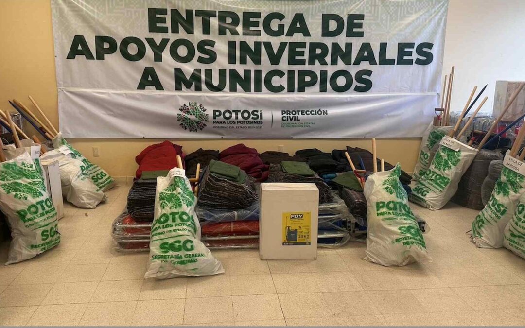 ENTREGAN APOYOS INVERNALES Y PARQUE VEHICULAR EN REAL DE CATORCE