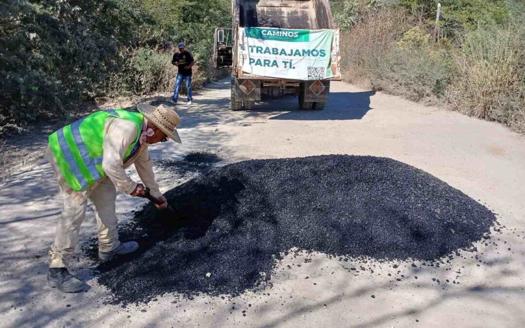 CONTINÚAN OBRAS DE CONSERVACIÓN DEL CAMINO RAYÓN-LAGUNILLAS