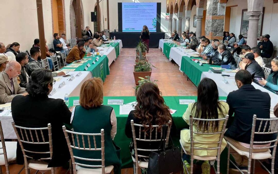 CAPACITAN A MUNICIPIOS EN MATERIA DE GESTIÓN AMBIENTAL