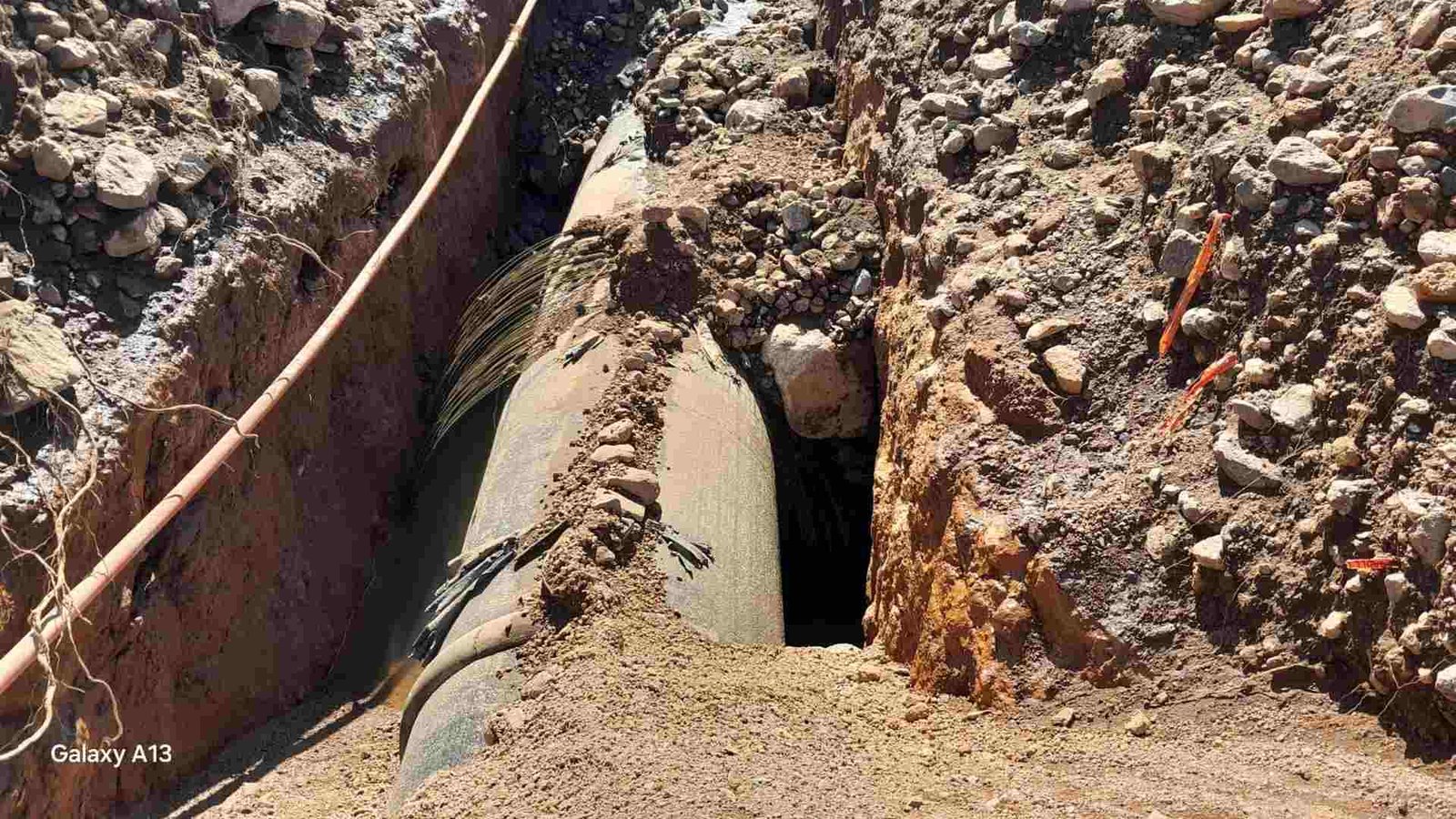 AVERÍA EN EL ACUEDUCTO DE “EL REALITO” DEJA SIN AGUA A COLONIAS DE LA CAPITAL POTOSINA