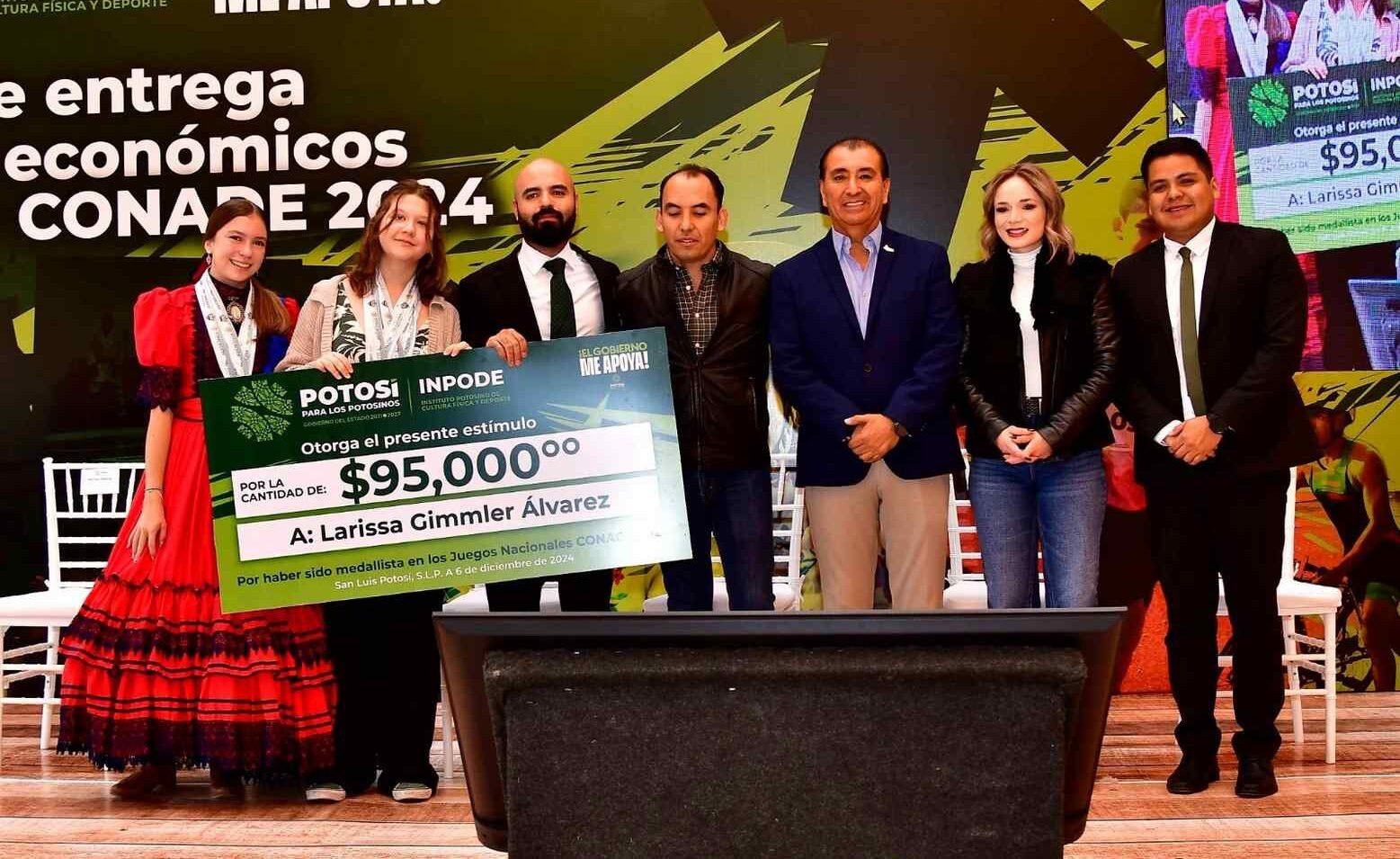 ENTREGAN RECONOCIMIENTOS A GANADORES DE MEDALLA EN EVENTOS CONADE