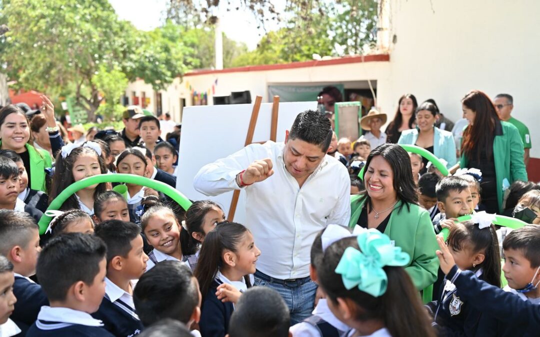 COMUNIDAD EDUCATIVA AGRADECE A RICARDO GALLARDO POR RECONSTRUCCIÓN DE PRIMARIA