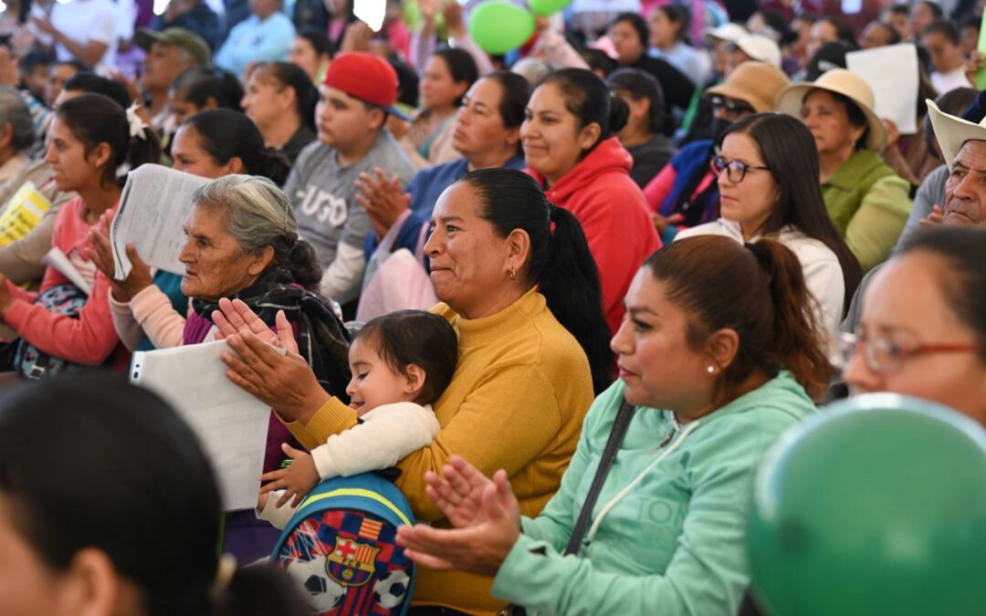FAMILIAS DE ESCALERILLAS AGRADECEN APOYO DE RICARDO GALLARDO