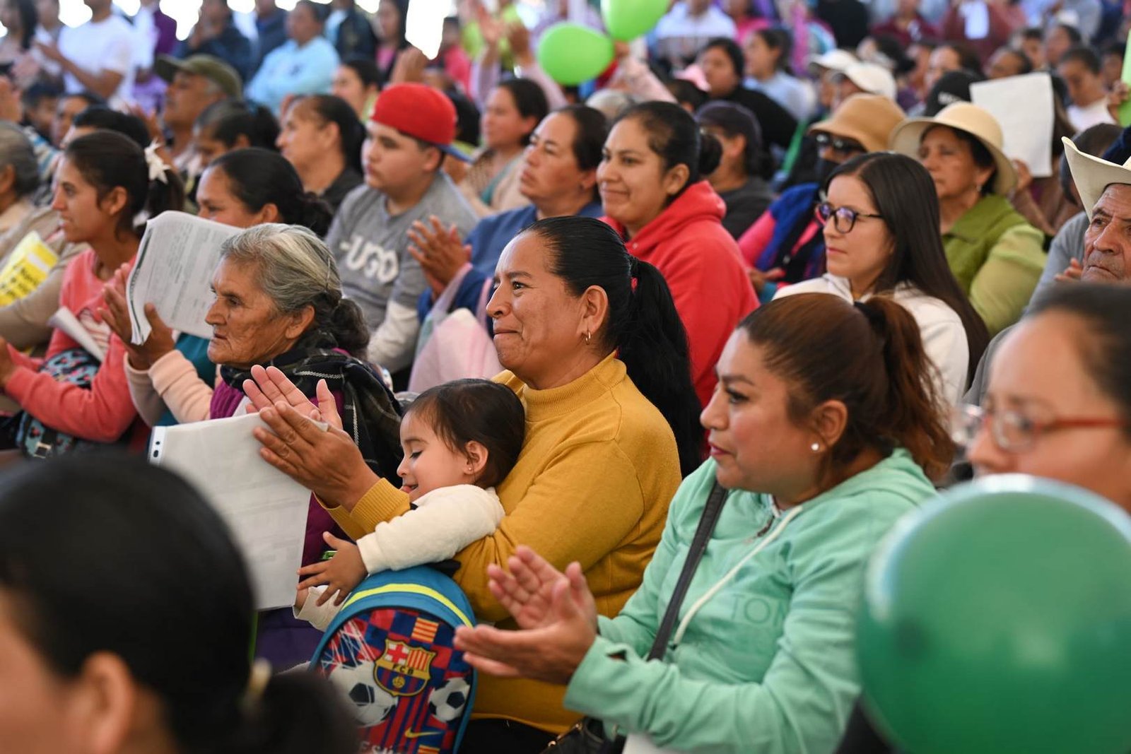 FAMILIAS DE ESCALERILLAS AGRADECEN APOYO DE RICARDO GALLARDO
