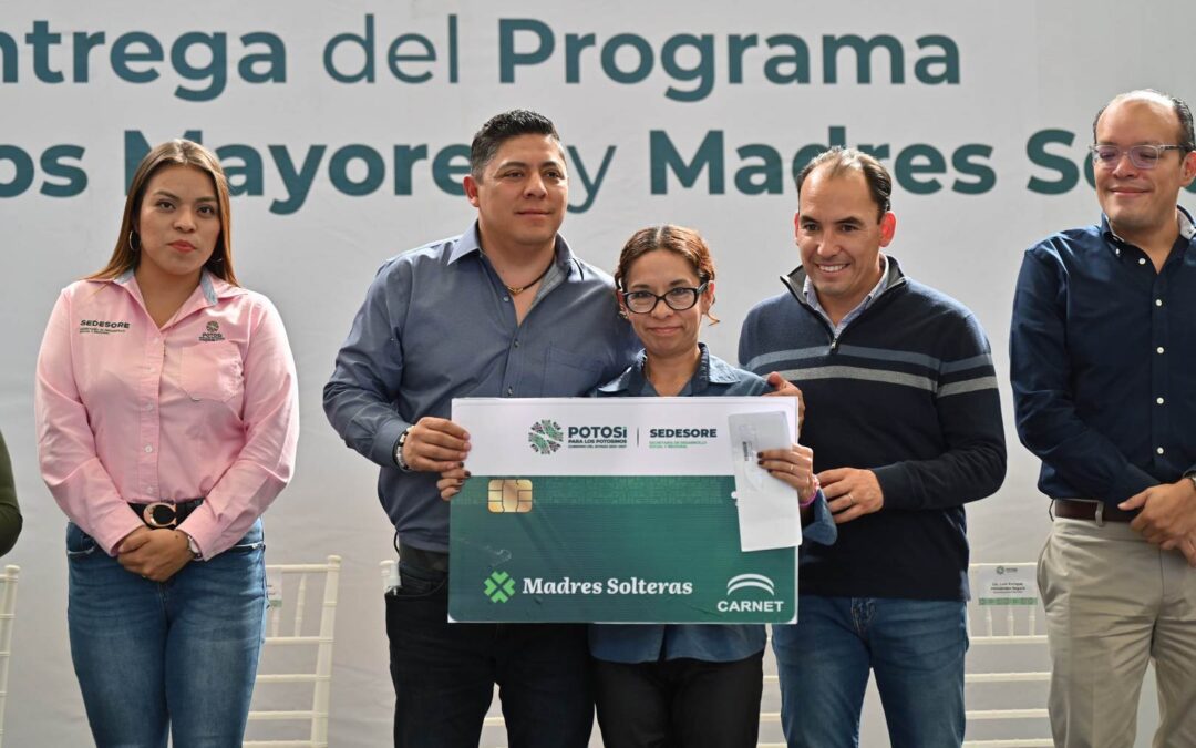 PERSONAS ADULTAS MAYORES Y MADRES SOLTERAS RECIBEN MÁS APOYO DE RICARDO GALLARDO