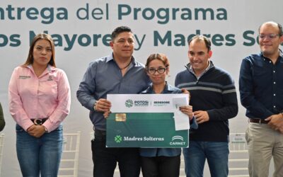 PERSONAS ADULTAS MAYORES Y MADRES SOLTERAS RECIBEN MÁS APOYO DE RICARDO GALLARDO