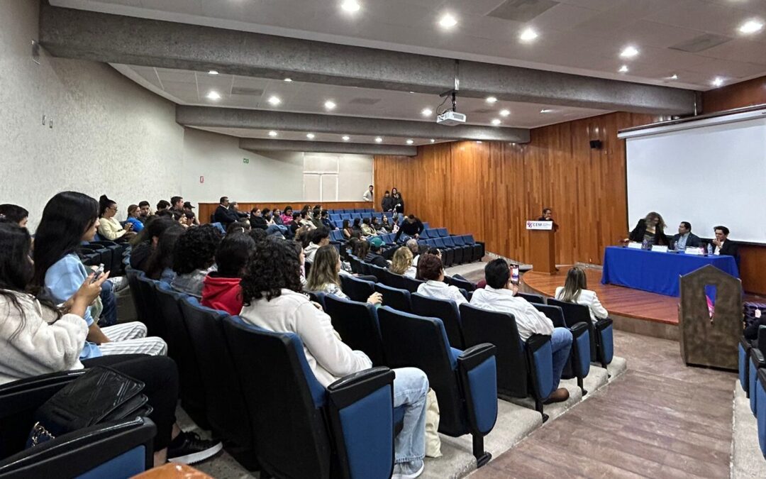 BRINDAN CAPACITACIÓN A UNIVERSITARIOS PARA INICIAR SUS EMPRENDIMIENTOS