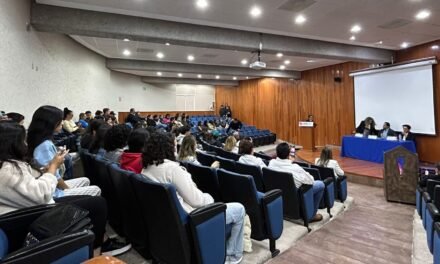 BRINDAN CAPACITACIÓN A UNIVERSITARIOS PARA INICIAR SUS EMPRENDIMIENTOS