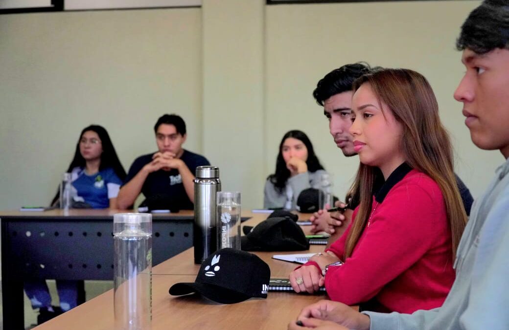 ENTREGARÁN MÁS APOYOS A ESTUDIANTES UNIVERSITARIOS DE LA HUASTECA  