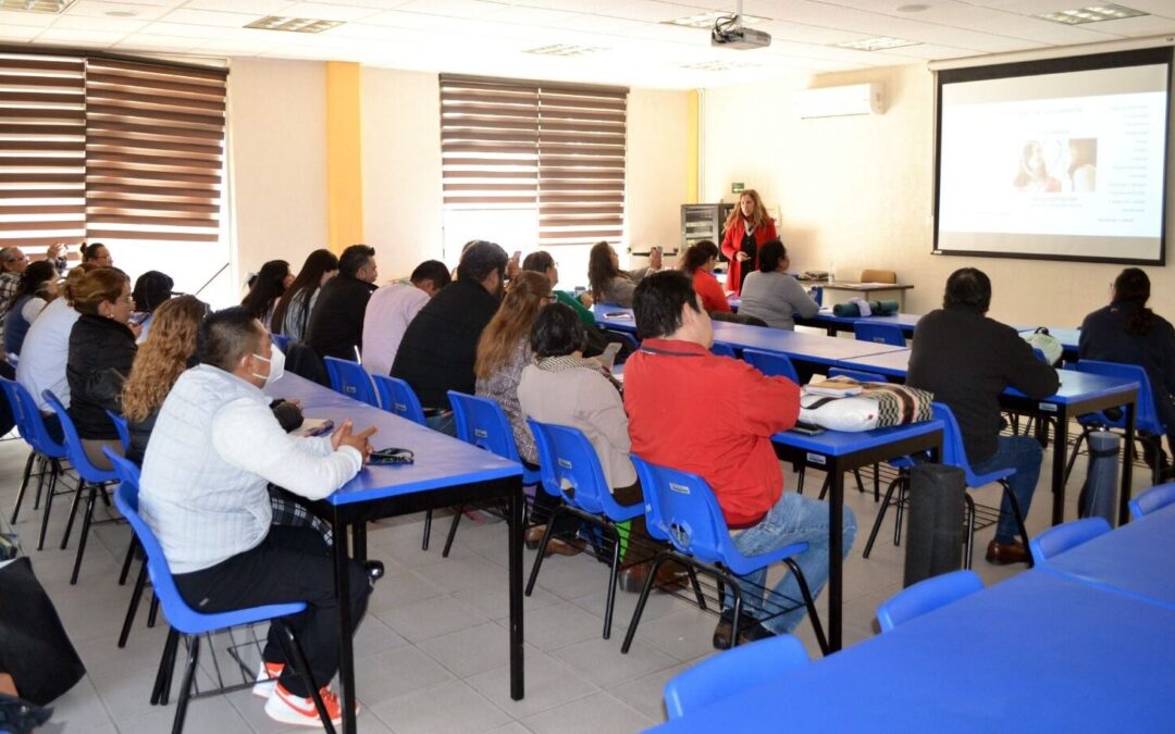 CAPACITAN A SERVIDORES PÚBLICOS MUNICIPALES EN ATENCIÓN A MUJERES Y MENORES VÍCTIMAS DE VIOLENCIA