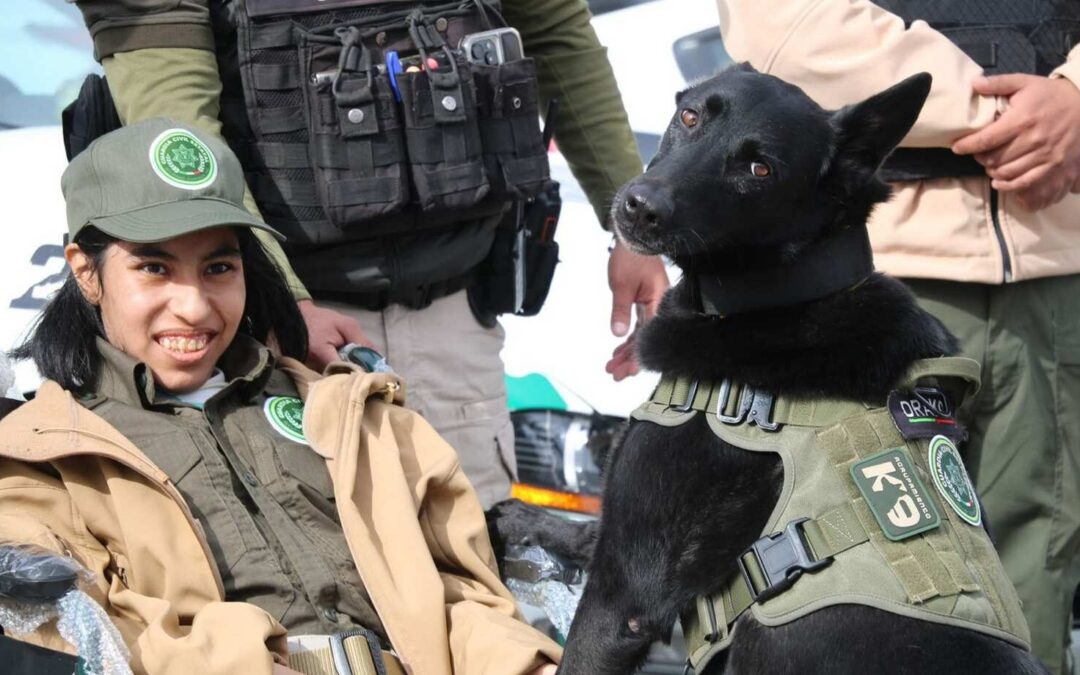 JOVEN CUMPLE SUEÑO DE SER POLICÍA HONORARIA POR UN DÍA