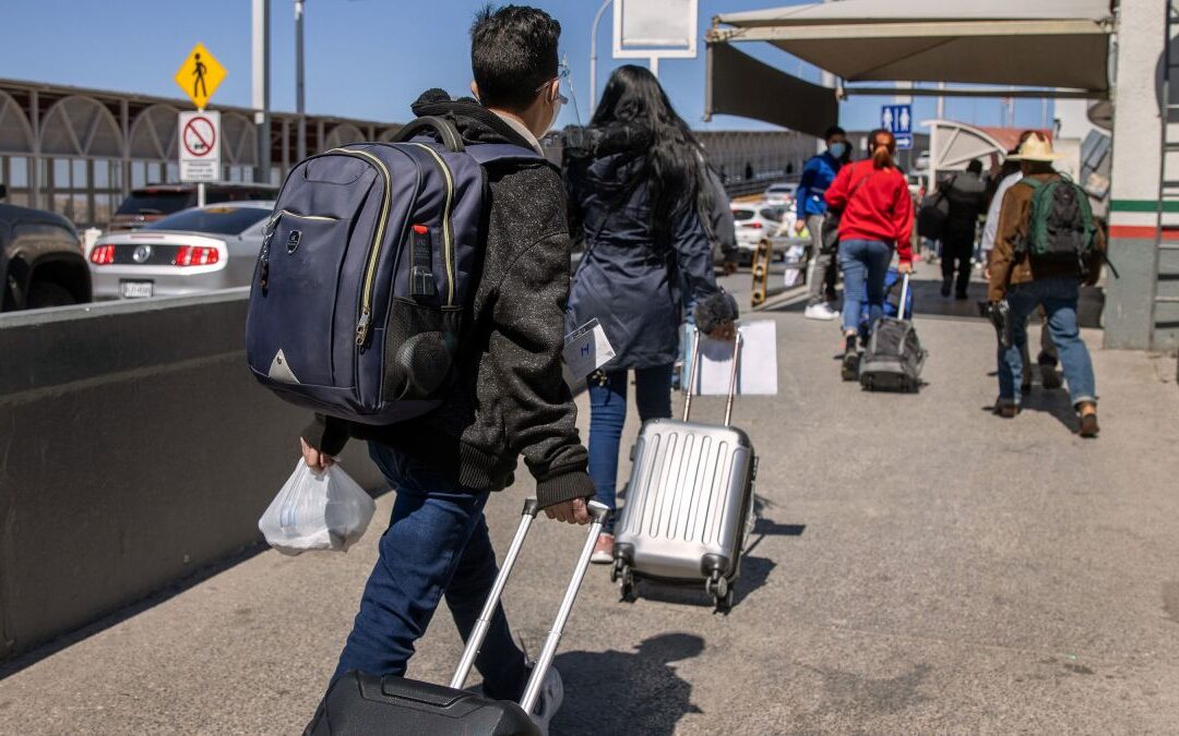 PREPARÁN PLAN PARA APOYAR A PAISANOS QUE REGRESAN A SLP