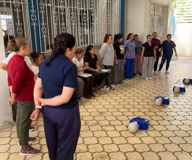 LLEVAN CAPACITACIÓN EN PRIMEROS AUXILIOS A PERSONAL DE DEPENDENCIAS DEL ESTADO