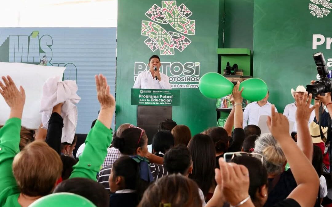 BRINDARÁN SEGURO MÉDICO Y DE VIDA A ESTUDIANTES DE NIVEL BÁSICO DE ESCUELAS PÚBLICAS DE SLP