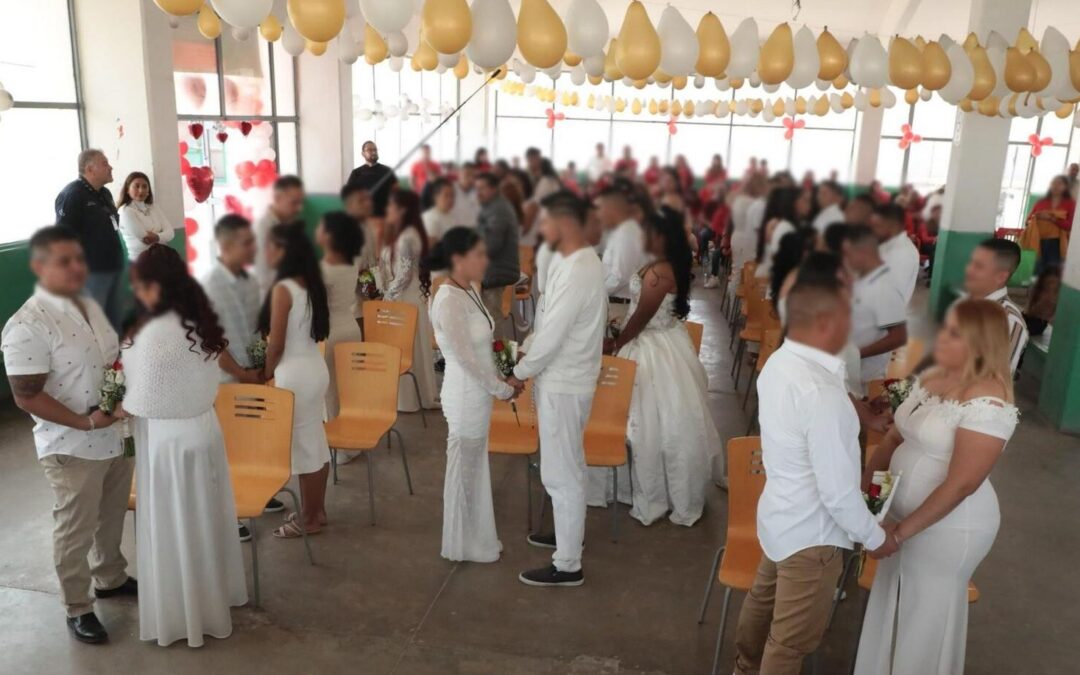 PERSONAS PRIVADAS DE LA LIBERTAD CONTRAEN MATRIMONIO EN SAN VALENTÍN