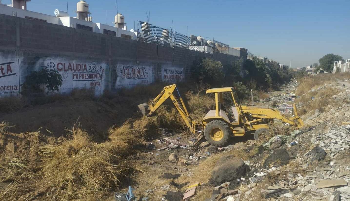 REALIZAN OBRAS DE LIMPIEZA EN EL RÍO ESPAÑITA, EN LA CAPITAL DE SLP