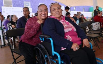 ESTADO E INICIATIVA PRIVADA ENTREGAN SILLAS DE RUEDAS Y BICICLETAS