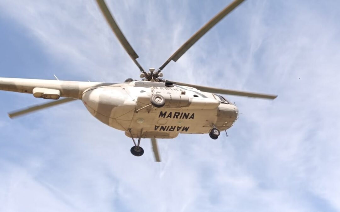 HELICÓPTERO DE LA MARINA SE SUMÓ AL COMBATE DE INCENDIOS FORESTALES EN SLP