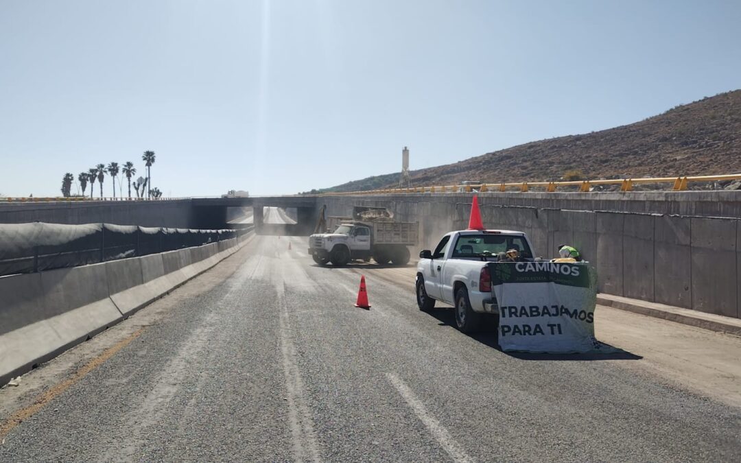 DAN MANTENIMIENTO A PRIMERA ETAPA DE LA VÍA ALTERNA