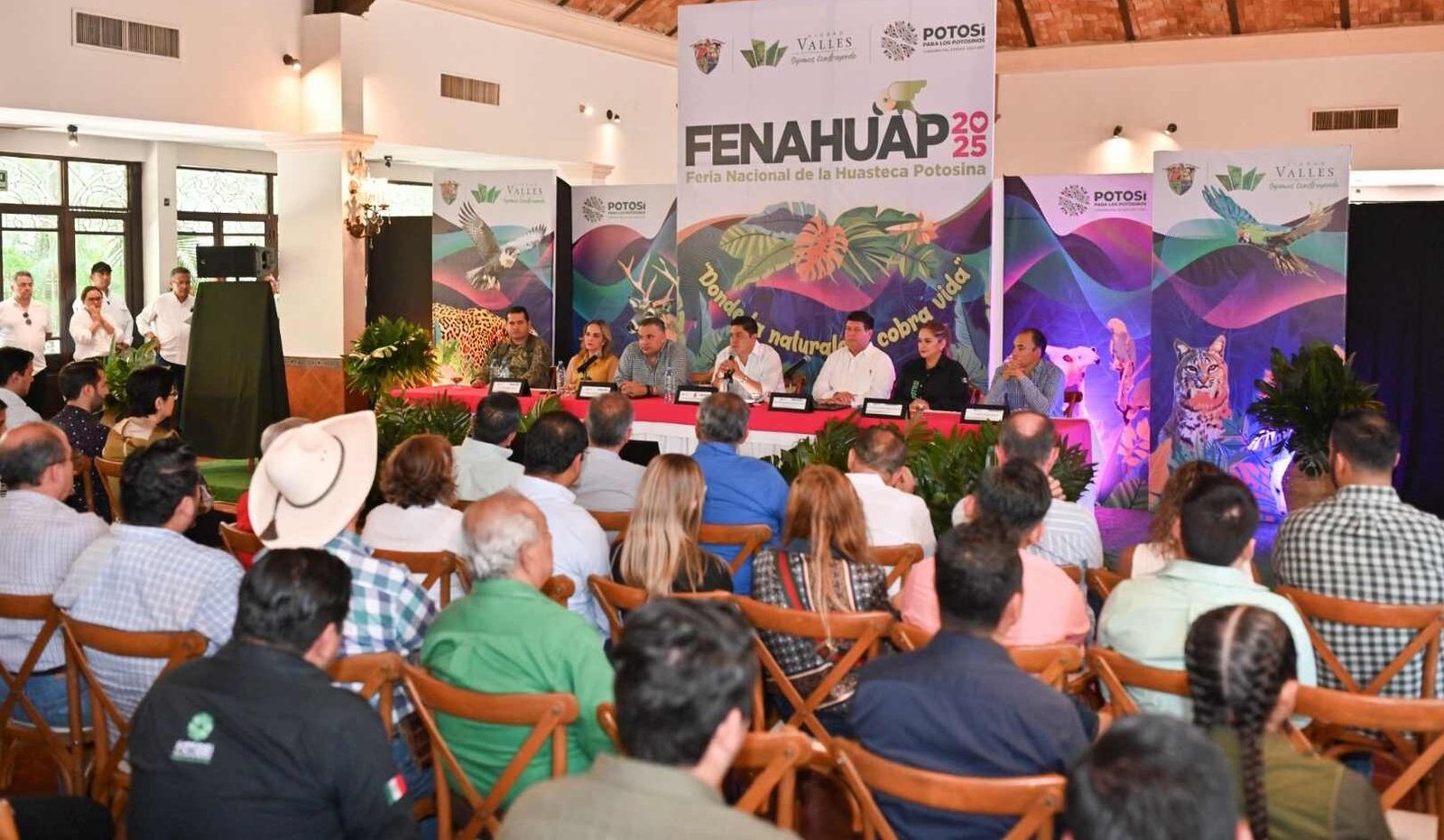 PRESENTAN CARTELERA DE LA FENAHUAP 2025