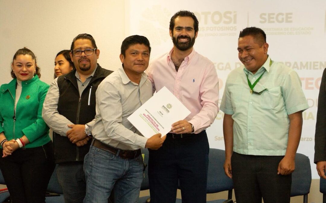 ENTREGAN NOMBRAMIENTOS EN EDUCACIÓN PREESCOLAR Y PRIMARIA INDÍGENA DEL ESTADO