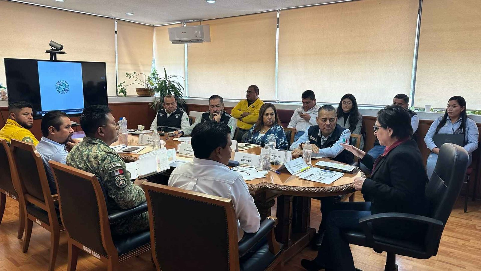 TITULAR NACIONAL DE PROTECCIÓN CIVIL SE REÚNE CON EL COMITÉ ESTATAL DE MANEJO DEL FUEGO
