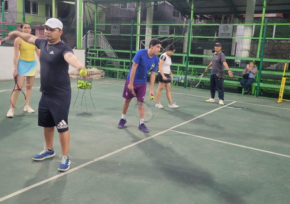 REALIZAN CLÍNICAS DE PROMOCIÓN DEL DEPORTE EN XILITLA