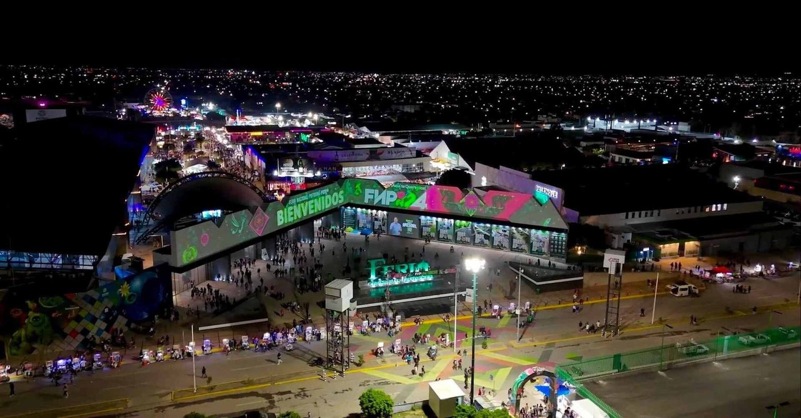 CONTINÚAN PREPARATIVOS PARA ESPECTÁCULOS DE LA FENAPO 2025