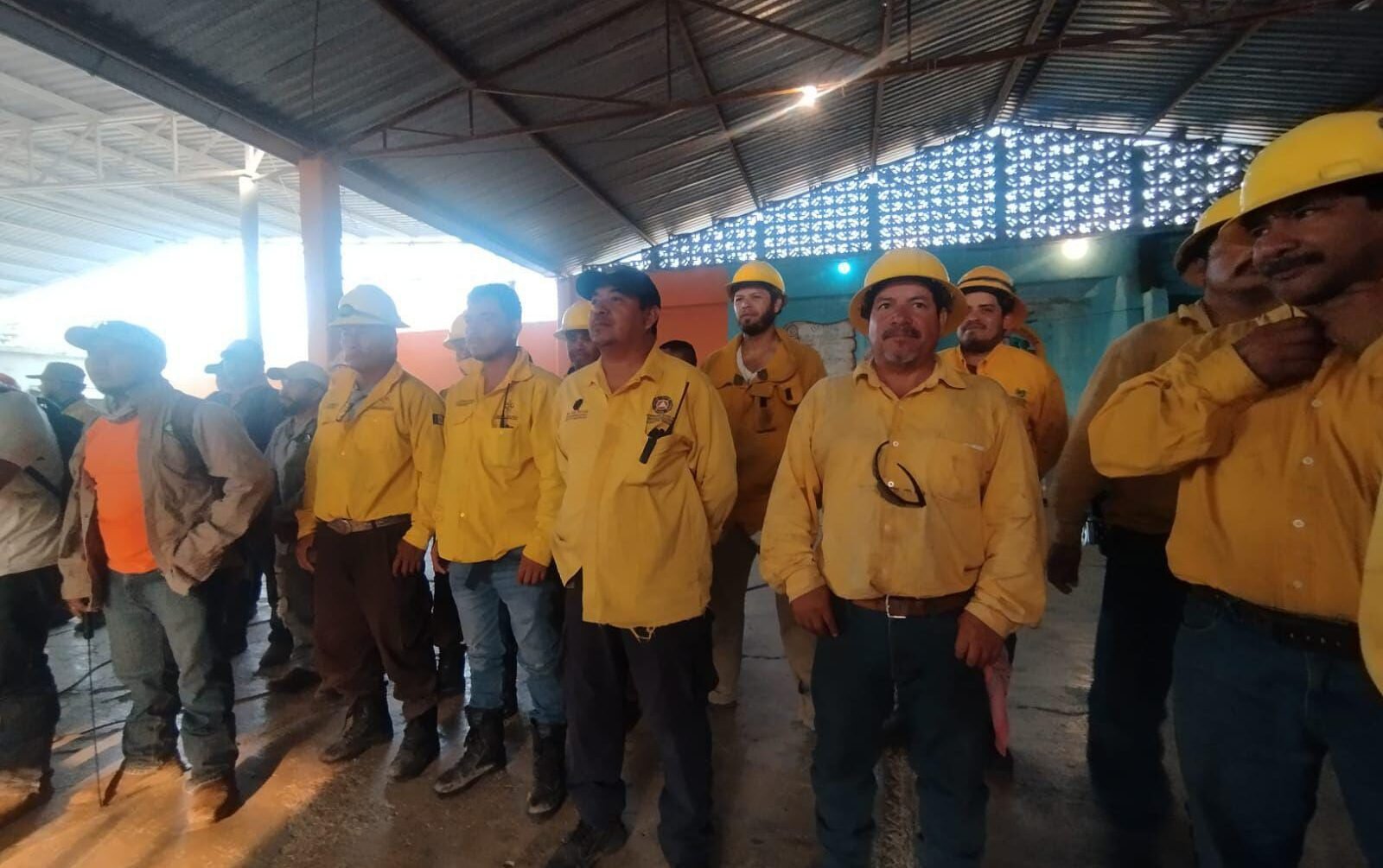 AUTORIDADES REPORTAN INCENDIO EN TAMAZUNCHALE COMO CONTROLADO