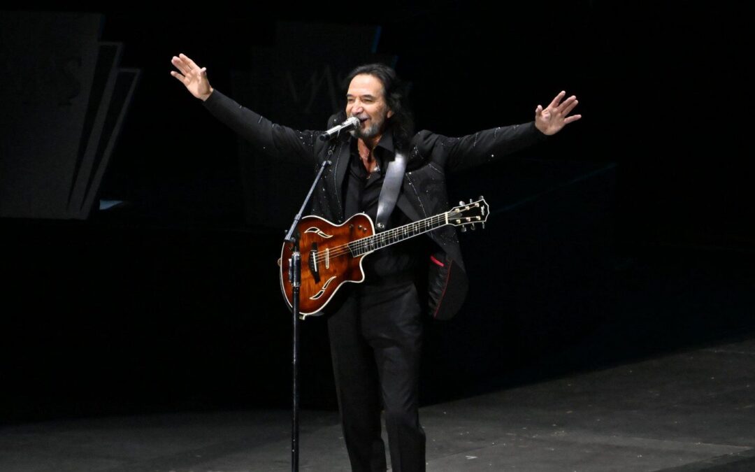 MARCO ANTONIO SOLÍS REALIZA PRESENTACIÓN EN LA ARENA POTOSÍ